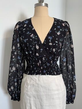 ARITZIA Floral V-Neck Smocked Waist Blouse